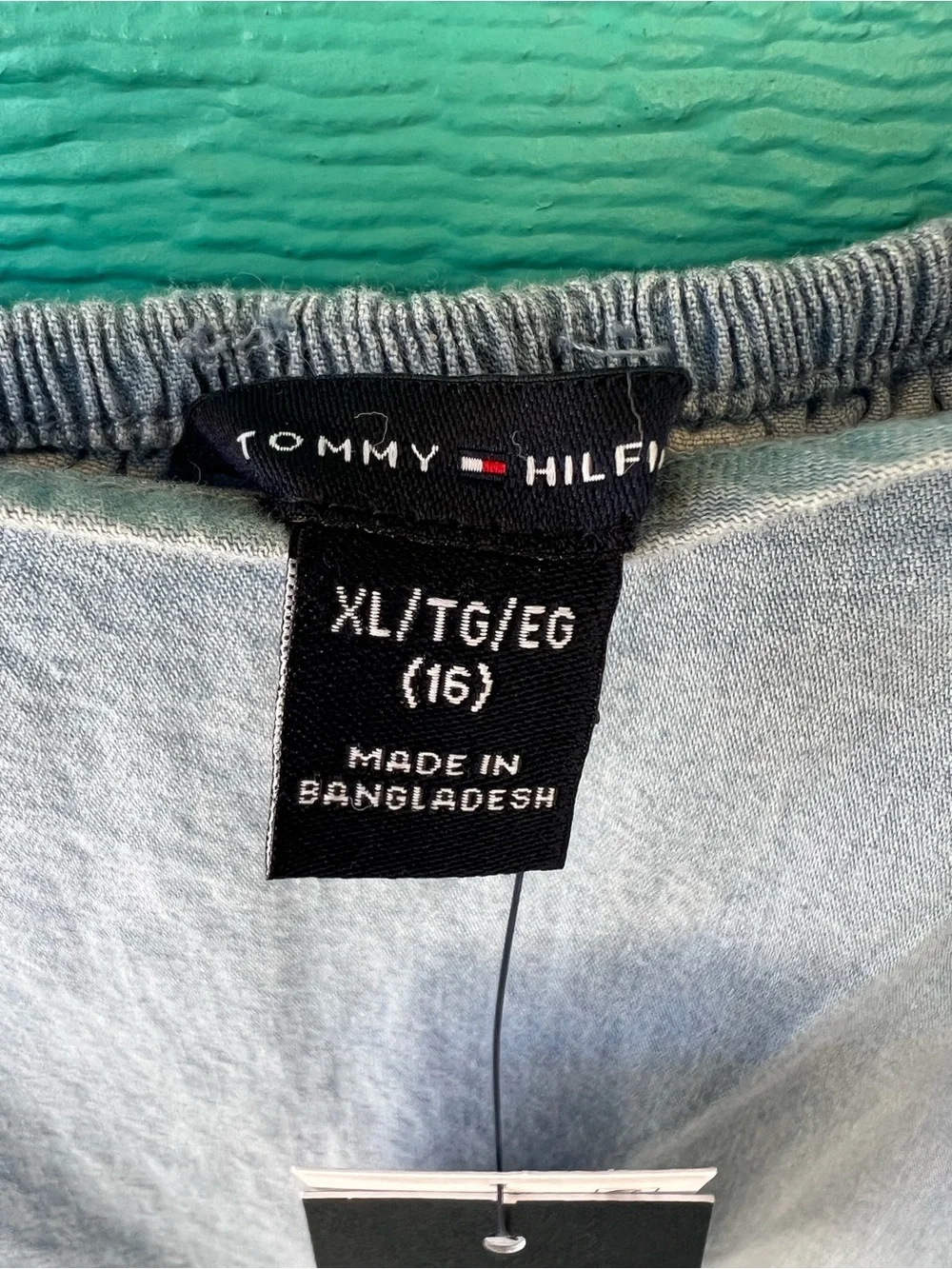 TOMMY HILFIGER GIRLS DENIM CHAMBRAY PUFF SLEEVE DRESS SMOCKED BACK SIZE 16 NWT